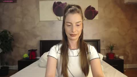Snapshot of hotilia18 chatting on 04-20-26, 05:16 Lia online show from 04-20-26, 05:16