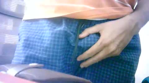 Hot India online show from 12-19-25, 07:10