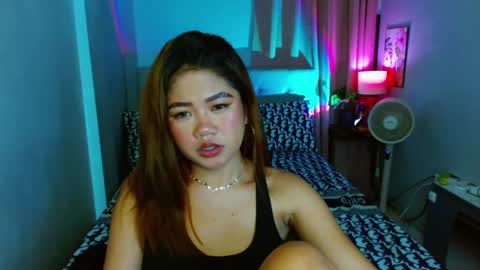 Snapshot of hotlayla_ chatting on 02-18-25, 03:21 Layla online show from 02-18-25, 03:21