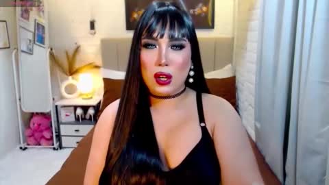 Snapshot of hotlexus69 chatting on 11-18-25, 04:44 LEXUS online show from 11-18-25, 04:44