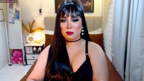 Snapshot of hotlexus69 chatting on 12-05-25, 10:46 LEXUS online show from 12-05-25, 10:46