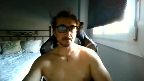 Snapshot of hotman_40_ chatting on 06-19-26, 08:40 hotman_40_ online show from 06-19-26, 08:40