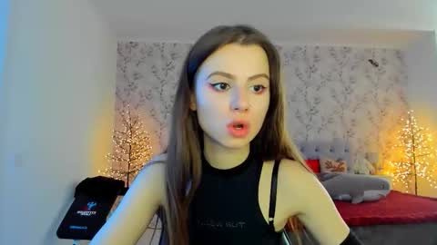 Snapshot of hotmolly_ chatting on 02-18-26, 12:12 hotmolly_ online show from 02-18-26, 12:12