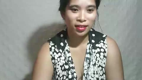 Snapshot of hotmompinay30 chatting on 10-10-25, 10:53 flor online show from 10-10-25, 10:53
