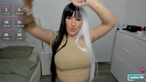 hotmorenaxxx online show from 02-04-26, 01:06