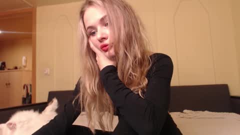 hotmp4 online show from 10-04-25, 05:33