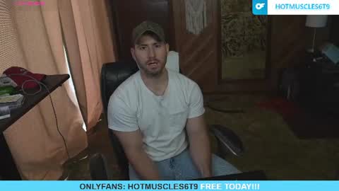 Snapshot of hotmuscles6t9 chatting on 06-11-26, 02:59 hotmuscles6t9 online show from 06-11-26, 02:59