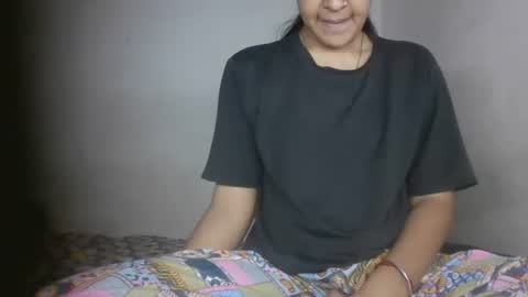 lola online show from 04-30-26, 04:08