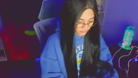 Snapshot of hotsexyaprilxxx chatting on 03-20-26, 07:41 your hot sexy april online show from 03-20-26, 07:41