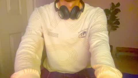 Snapshot of hotsexythighs chatting on 11-25-25, 02:55 Jack online show from 11-25-25, 02:55