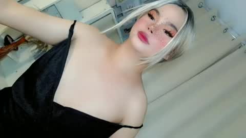 Snapshot of hotsiren101 chatting on 06-17-26, 03:46 hotsiren101 online show from 06-17-26, 03:46