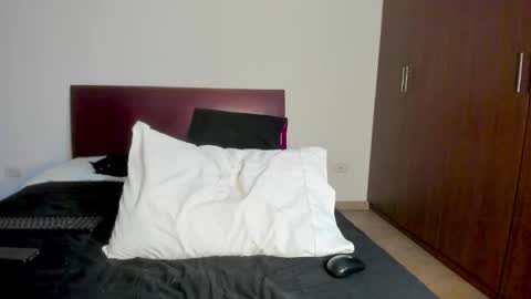 Hott Hanna online show from 12-16-25, 07:24