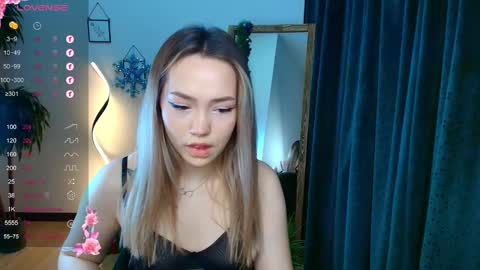 hello Im Eva online show from 12-22-24, 11:44