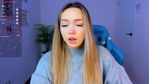 Snapshot of hottease_pvt chatting on 01-05-25, 01:56 hello Im Eva online show from 01-05-25, 01:56