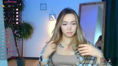 Snapshot of hottease_pvt chatting on 01-09-25, 01:50 hello Im Eva online show from 01-09-25, 01:50