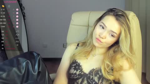 Snapshot of hottease_pvt chatting on 01-18-25, 11:21 hello Im Eva online show from 01-18-25, 11:21