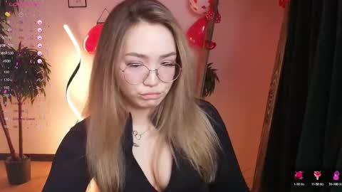 Snapshot of hottease_pvt chatting on 02-04-25, 05:21 hello Im Eva online show from 02-04-25, 05:21