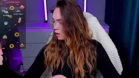 hello Im Eva online show from 03-11-26, 01:17