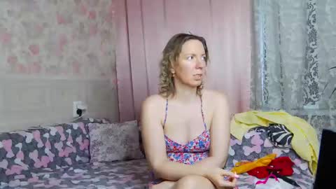 Snapshot of hotteramanda chatting on 02-05-25, 03:55 Amanda online show from 02-05-25, 03:55