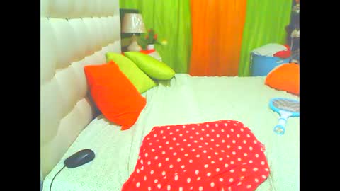 Snapshot of hottesa2019 chatting on 02-09-25, 09:17 THEONE online show from 02-09-25, 09:17