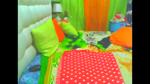 Snapshot of hottesa2019 chatting on 02-19-25, 10:09 THEONE online show from 02-19-25, 10:09