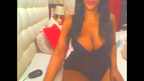 Snapshot of hottesa2019 chatting on 10-20-25, 09:43 THEONE online show from 10-20-25, 09:43