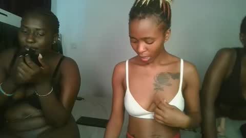 hottie_mistie online show from 05-06-26, 11:15