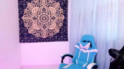 Veronica independent model online show from 02-10-25, 05:19