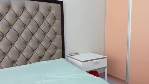 Snapshot of hottiepinay21 chatting on 10-31-25, 12:33 Jane online show from 10-31-25, 12:33