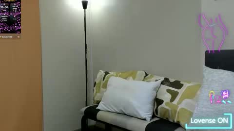 Snapshot of hottiepinay21 chatting on 02-18-26, 12:17 Jane online show from 02-18-26, 12:17