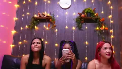 hotties_kittens18 online show from 02-15-25, 05:41