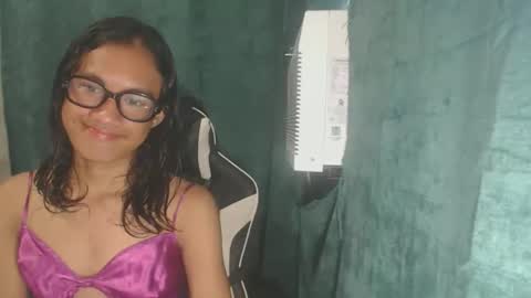 Snapshot of hottiest_luna chatting on 05-12-26, 01:47 hottiest_luna online show from 05-12-26, 01:47