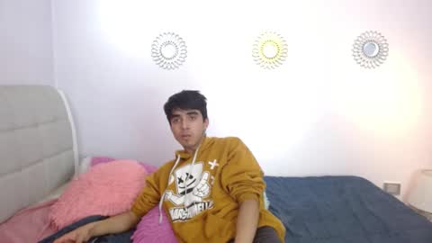 hottiie_guy online show from 11-25-25, 06:41