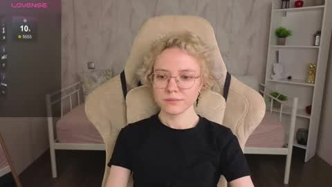 Kori online show from 05-25-26, 05:46