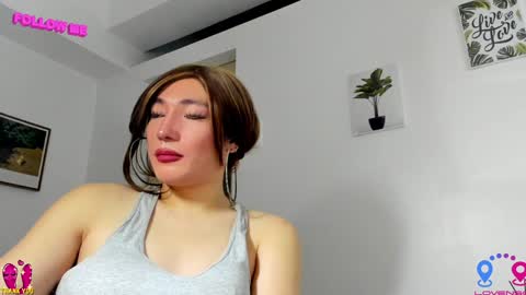 Snapshot of hottycrishinaxx chatting on 12-21-24, 09:33 crishinahotty online show from 12-21-24, 09:33