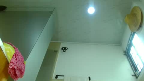 Snapshot of hottymilf69xxx chatting on 06-20-26, 05:38 Mary online show from 06-20-26, 05:38