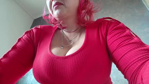 Snapshot of hotvany chatting on 01-22-25, 12:38 Goddess of Luv online show from 01-22-25, 12:38