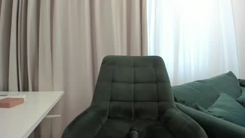 Snapshot of hotxmomxx chatting on 09-12-25, 07:19 Cyndy online show from 09-12-25, 07:19