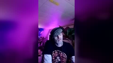 Snapshot of houseofstyle chatting on 06-25-26, 09:58 SeanPatrick online show from 06-25-26, 09:58