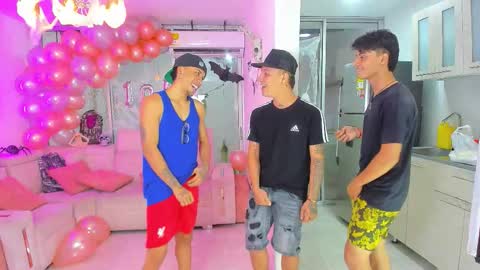 Snapshot of houseofwarrios chatting on 10-28-25, 06:06 we are Harry Jersi pablo and our mod talco online show from 10-28-25, 06:06