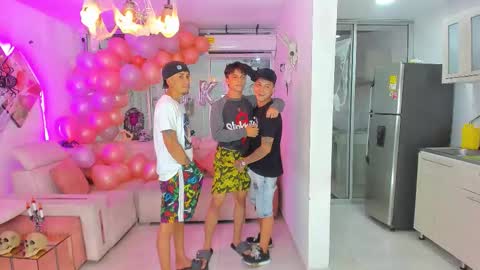 Snapshot of houseofwarrios chatting on 10-30-25, 05:31 we are Harry Jersi pablo and our mod talco online show from 10-30-25, 05:31