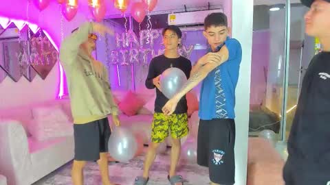 Snapshot of houseofwarrios chatting on 11-07-25, 05:29 we are Harry Jersi pablo and our mod talco online show from 11-07-25, 05:29