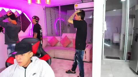 Snapshot of houseofwarrios chatting on 11-22-25, 05:28 we are Harry Jersi pablo and our mod talco online show from 11-22-25, 05:28