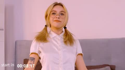 Snapshot of howimeturmum chatting on 09-13-25, 03:45 ash. see u on sunday online show from 09-13-25, 03:45