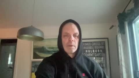 Snapshot of howlingatnothing chatting on 12-15-24, 08:36 howlingatnothing online show from 12-15-24, 08:36