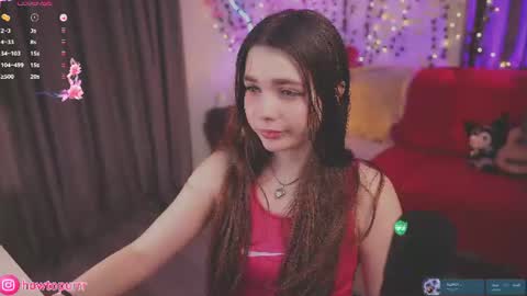 Snapshot of howtomeow chatting on 06-10-26, 05:01 Mia online show from 06-10-26, 05:01