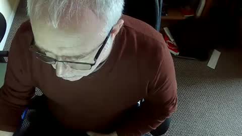 Snapshot of hrnysteve chatting on 12-31-24, 11:53 hrnysteve online show from 12-31-24, 11:53