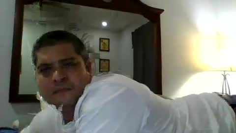 Snapshot of htownmademe chatting on 07-16-26, 05:02 htownmademe online show from 07-16-26, 05:02