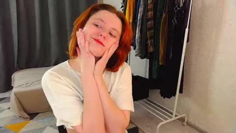 Snapshot of hua_lian chatting on 03-06-25, 05:00 Alice online show from 03-06-25, 05:00