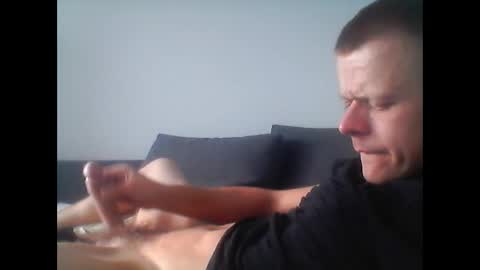 hubikush22 online show from 10-22-25, 02:50